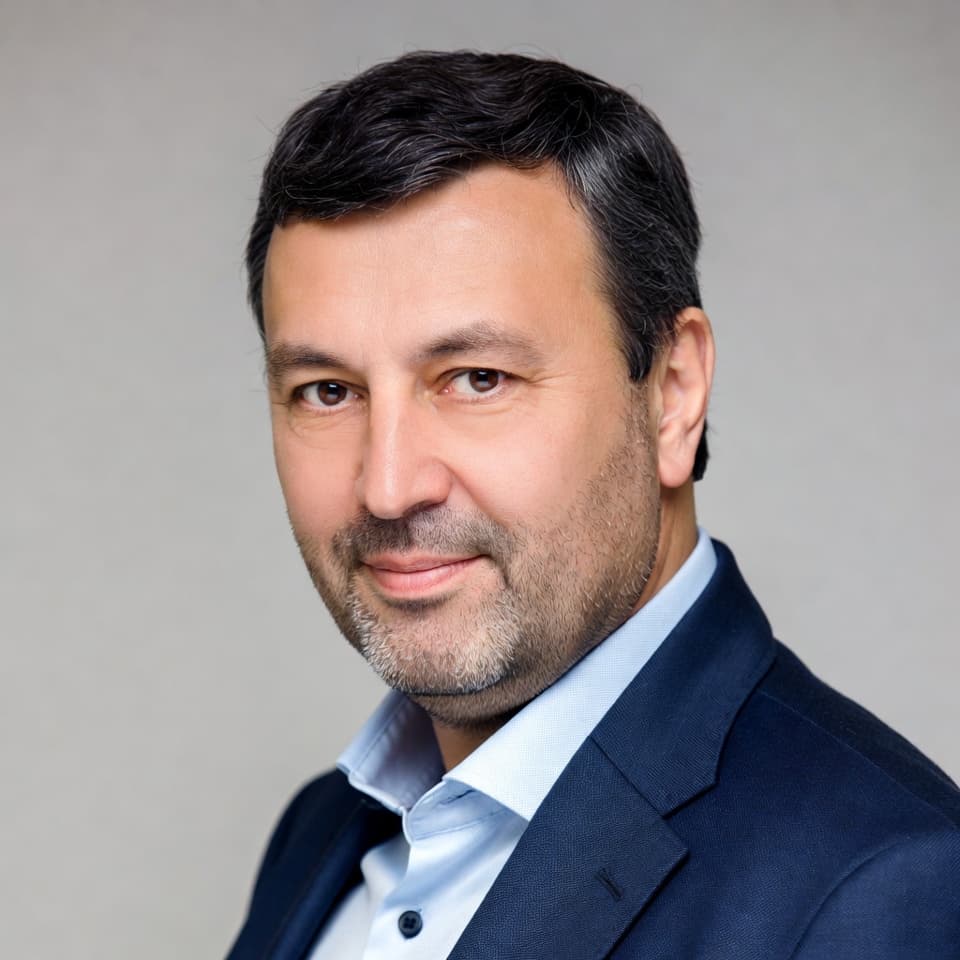 Александр Петров